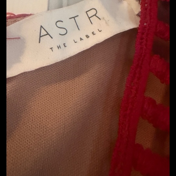 Scarlet Lace Romper ASTR The Label Floral Ladder Trim Party Playsuit XS - Picture 6 of 9